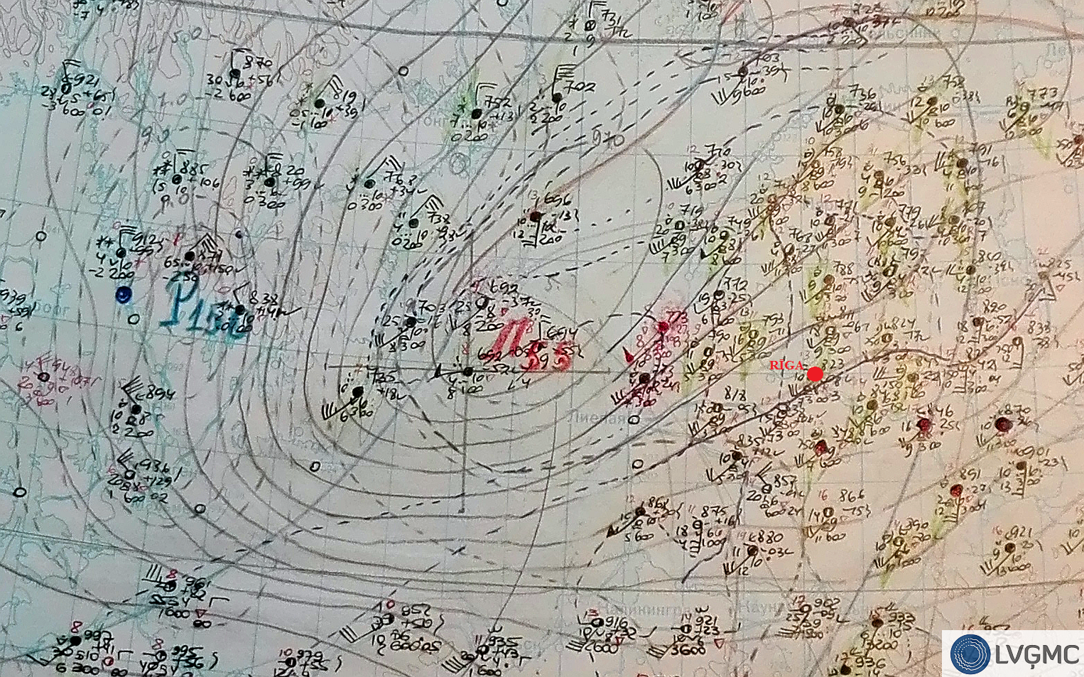 Latvijas PSR Hidrometeoroloģijas pārvaldes sinoptiķu sagatavotās sinoptiskās kartes fragments 1967. gada 18. oktobrī plkst. 00.00 UTC